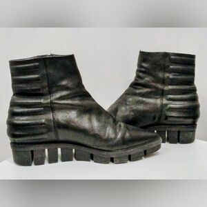 VIC BLACK LEATHER ANKLE BOOTS